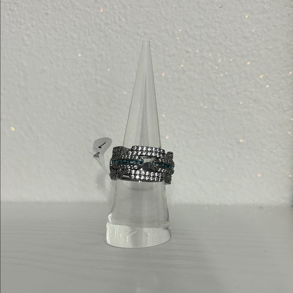 Elegant Silver and Black Women's Ring
